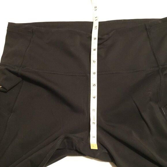 Lululemon Women's Capri Leggings Black Size 10 Side Pockets - Picture 9 of 11